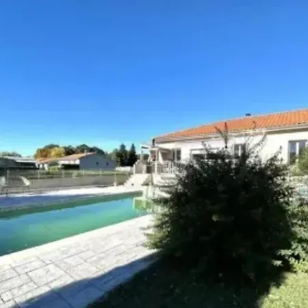 빌라 Spacieuse Avec Piscine Privee A