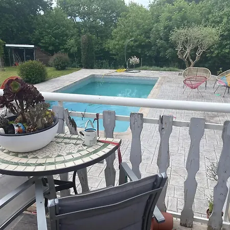 빌라 Spacieuse Avec Piscine Privee A