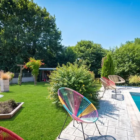 Spacieuse Avec Piscine Privee A