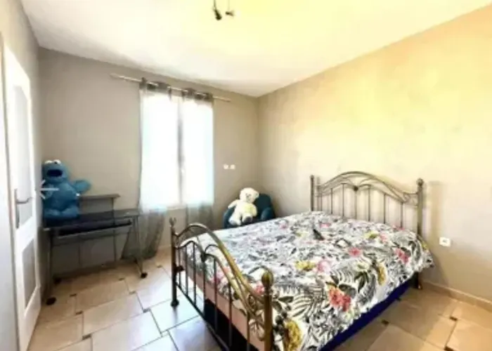 빌라 Spacieuse Avec Piscine Privee A *