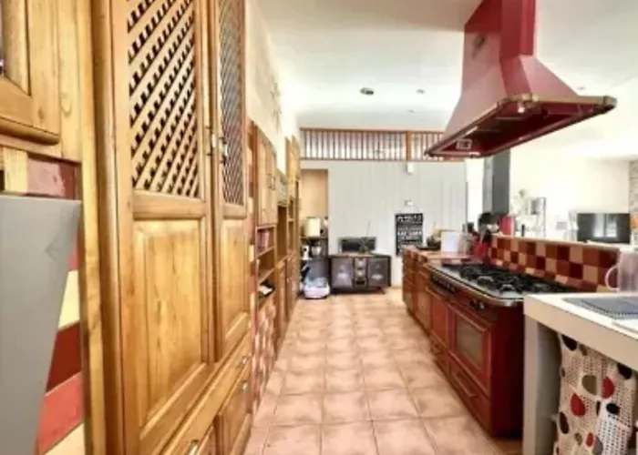 빌라 Spacieuse Avec Piscine Privee A