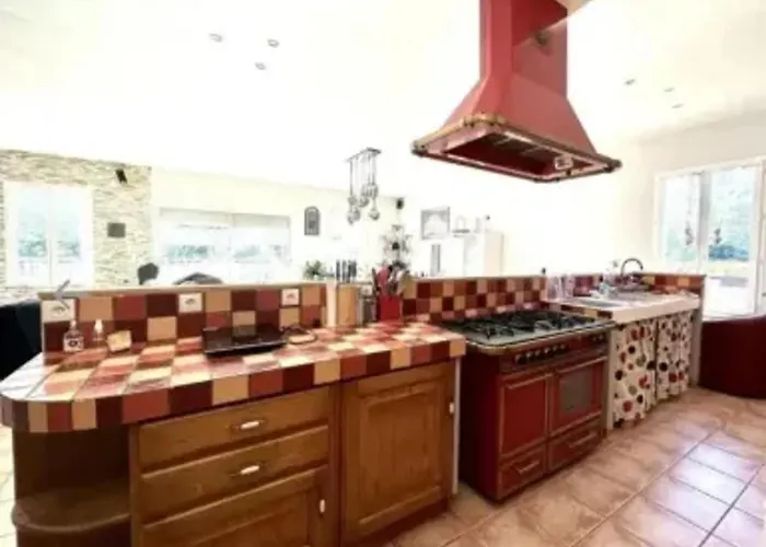 빌라 Spacieuse Avec Piscine Privee A Saint-Laurent-de-Neste