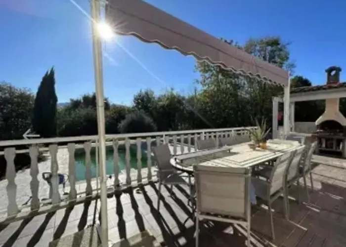 빌라 Spacieuse Avec Piscine Privee A